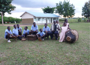 Vier neue Musikinstrumente hat das Waisenhaus